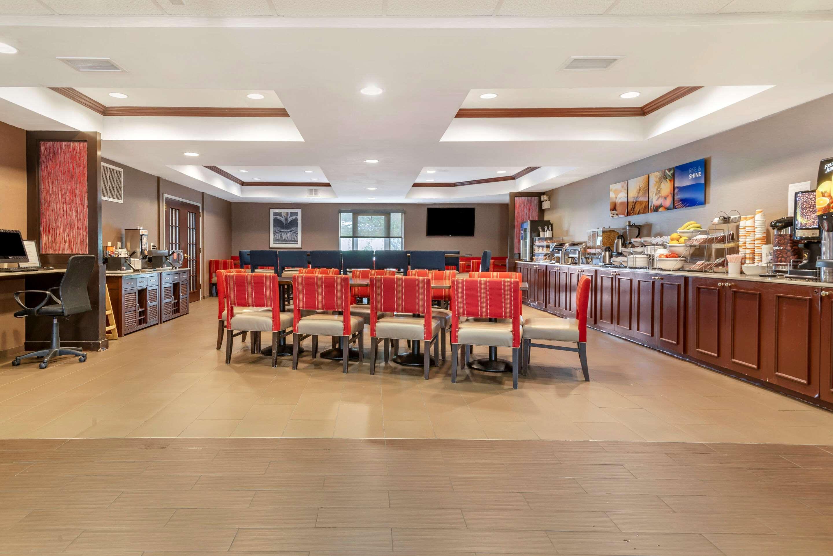 Comfort Suites Newark - Harrison מראה חיצוני תמונה