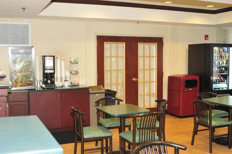 Comfort Suites Newark - Harrison מראה חיצוני תמונה